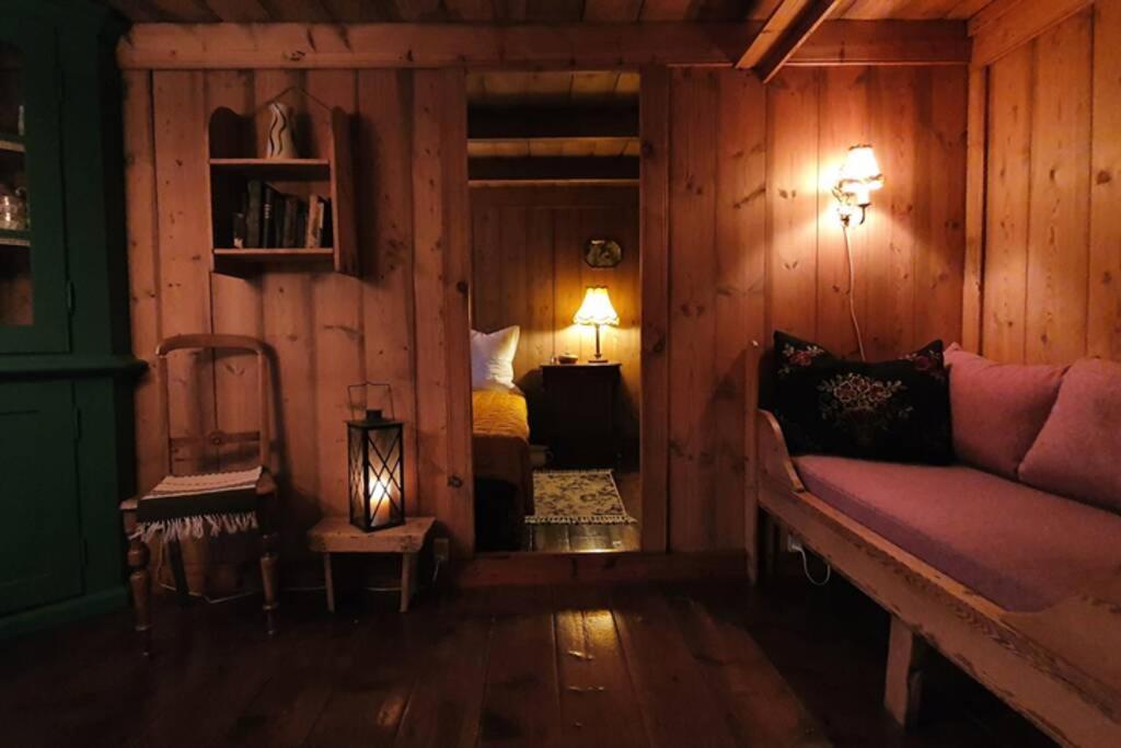 Charming And Authentic Heritage Retreat In Kvivik - Right Next To The River מראה חיצוני תמונה